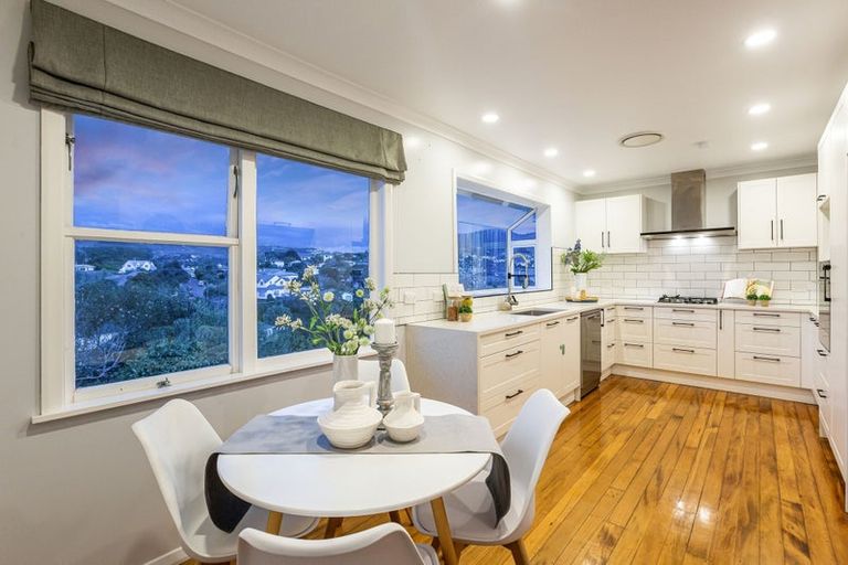 Photo of property in 13 Tainui Terrace, Tawa, Wellington, 5028