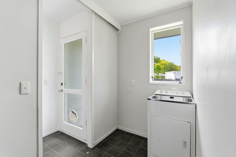 Photo of property in 52 Acacia Street, Kelvin Grove, Palmerston North, 4414