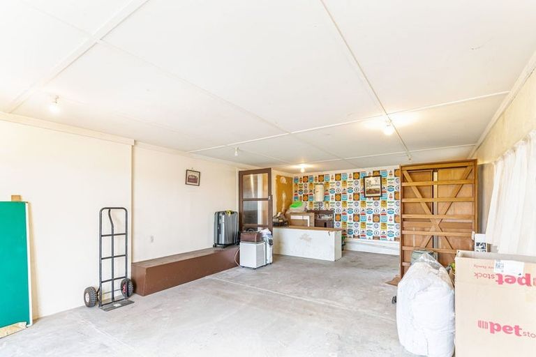 Photo of property in 46 Woodford Avenue, Henderson, Auckland, 0610