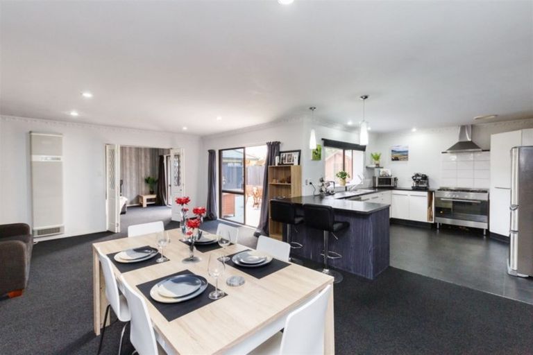 Photo of property in 77 Pacific Drive, Fitzherbert, Palmerston North, 4410