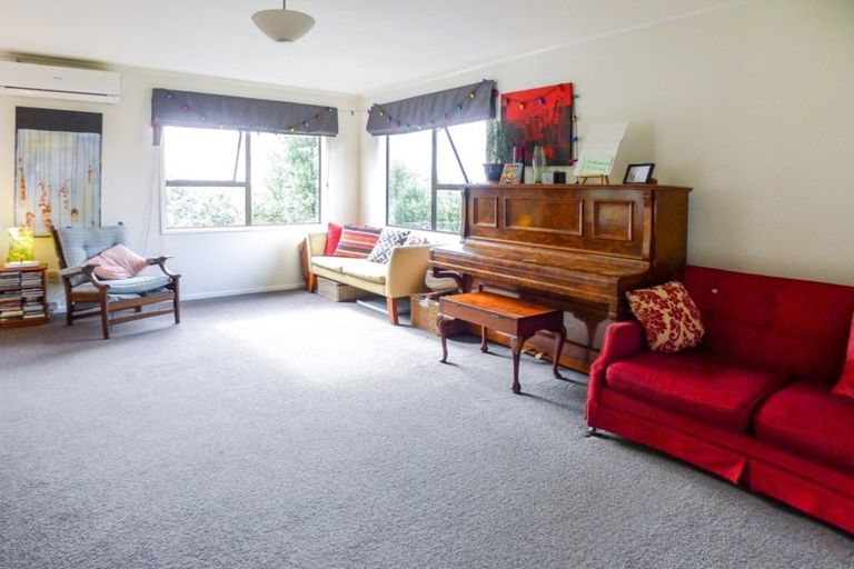 Photo of property in 16 Panzic Place, Glen Eden, Auckland, 0602