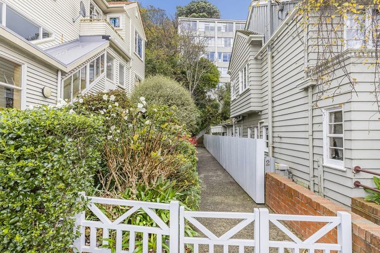 Photo of property in Greenmantle Flats, 88a Salamanca Road, Kelburn, Wellington, 6012