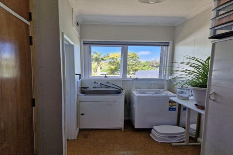 Photo of property in 10 Raniera Street, Glen Avon, New Plymouth, 4312