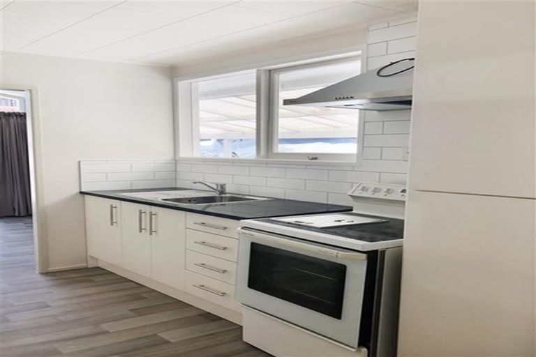 Photo of property in 30 Leaver Place, Weymouth, Auckland, 2103