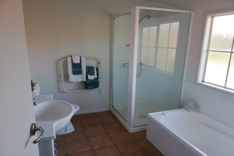 Photo of property in 17 Sim Street, Johnsonville, Wellington, 6037