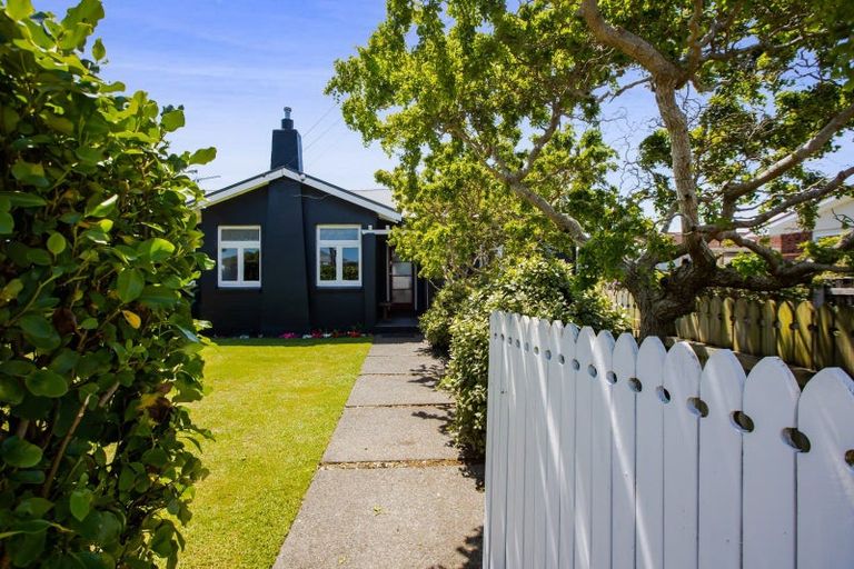 Photo of property in 187 Brooklands Road, Vogeltown, New Plymouth, 4310