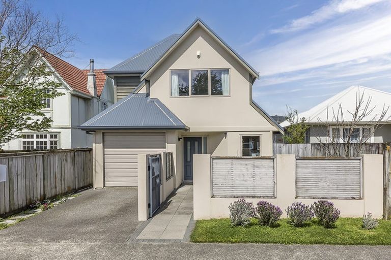 Photo of property in 12 Cambridge Street, Tawa, Wellington, 5028