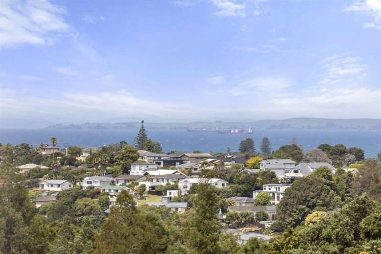 Photo of property in 5b Reynolds Place, Torbay, Auckland, 0630