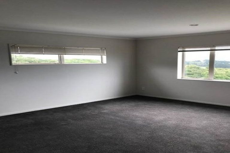 Photo of property in 33 Aspiring Terrace, Aotea, Porirua, 5024