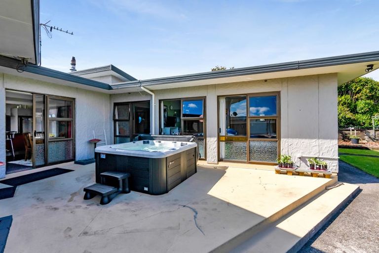 Photo of property in 5 Pokaka Place, Inglewood, 4330