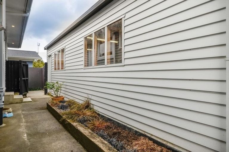 Photo of property in 74 Pooks Road, Ranui, Auckland, 0612