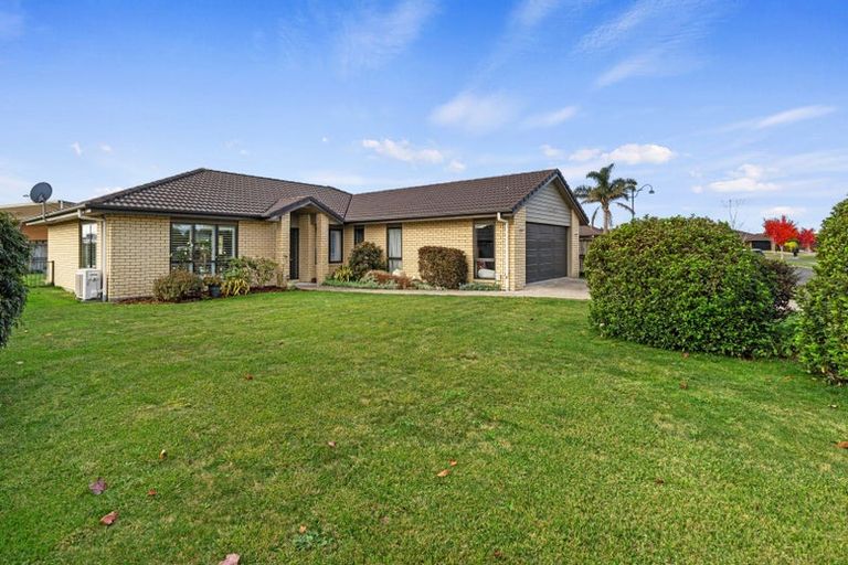 Photo of property in 102 Farringdon Avenue, Rototuna North, Hamilton, 3210