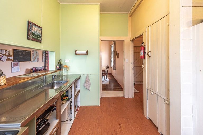 Photo of property in 25 Brassey Street, Waverley, 4510