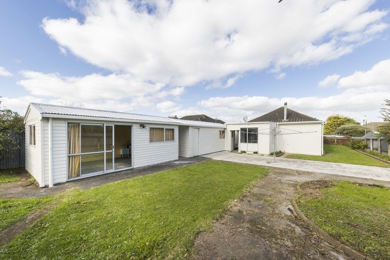 Photo of property in 3 Manchester Street, Takaro, Palmerston North, 4412