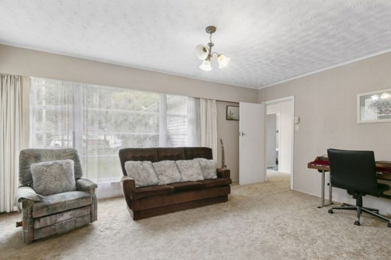 Photo of property in 95 Hine Road, Wainuiomata, Lower Hutt, 5014