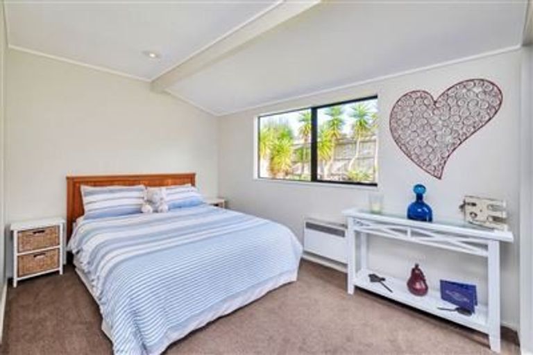 Photo of property in 62 Nigel Road, Browns Bay, Auckland, 0630