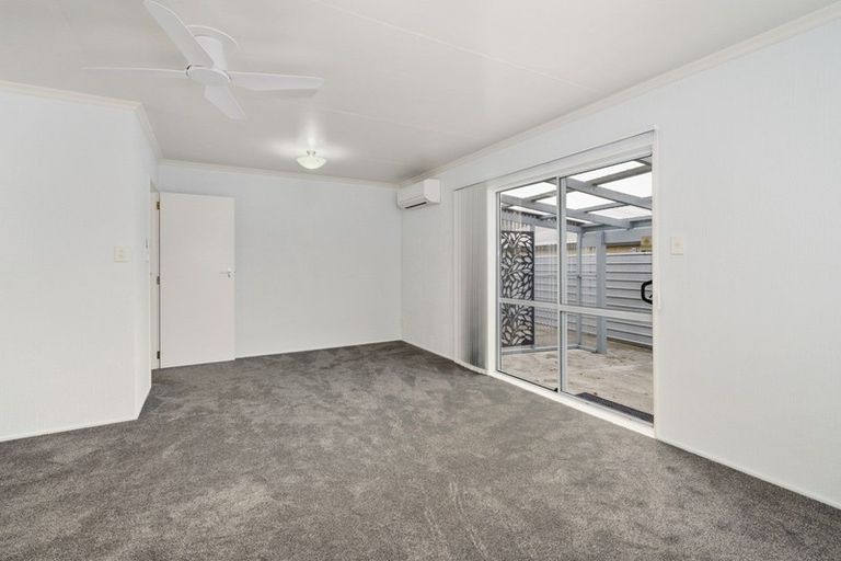 Photo of property in 4 Coromandel Court, Roslyn, Palmerston North, 4414