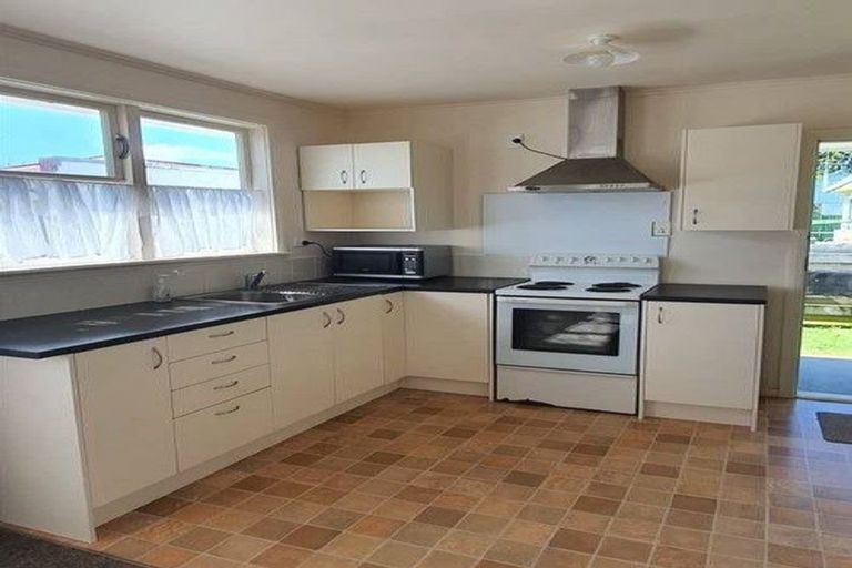 Photo of property in 76 Tiro Tiro Road, Levin, 5510