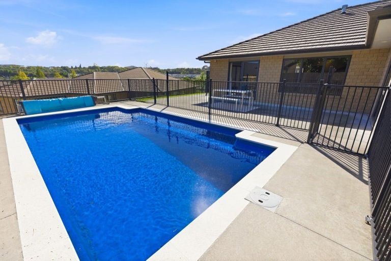 Photo of property in 14 Caldera Crescent, Pyes Pa, Tauranga, 3112