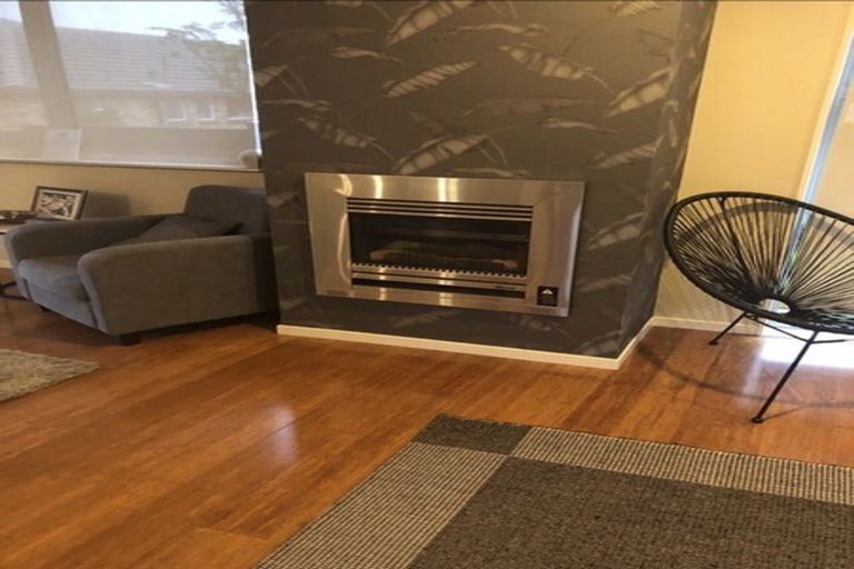 Photo of property in 30a Wicklow Road, Narrow Neck, Auckland, 0622