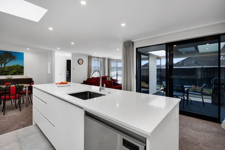 Photo of property in 8 Clinton Street, Fitzroy, New Plymouth, 4312