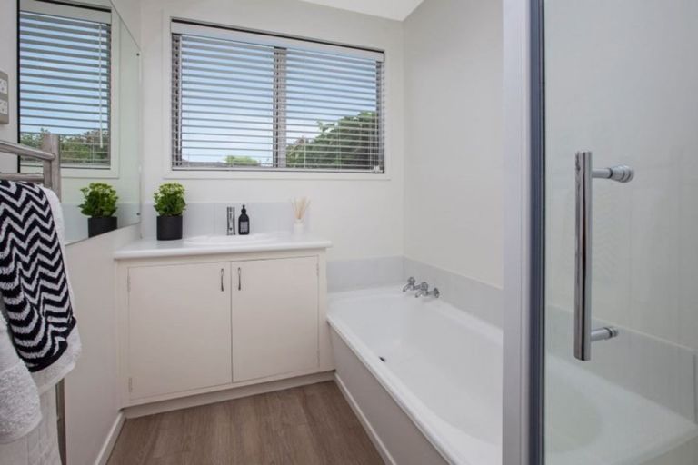 Photo of property in 121 Condell Avenue, Papanui, Christchurch, 8053