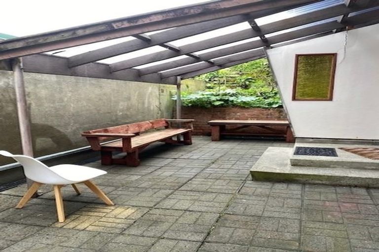 Photo of property in 51 Hawker Street, Mount Victoria, Wellington, 6011