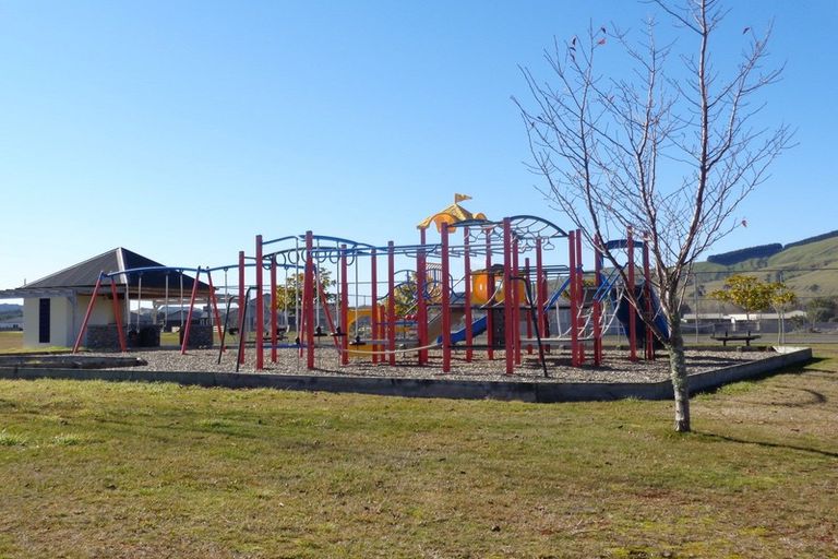 Photo of property in 15 Montgomery Crescent, Kinloch, Taupo, 3377