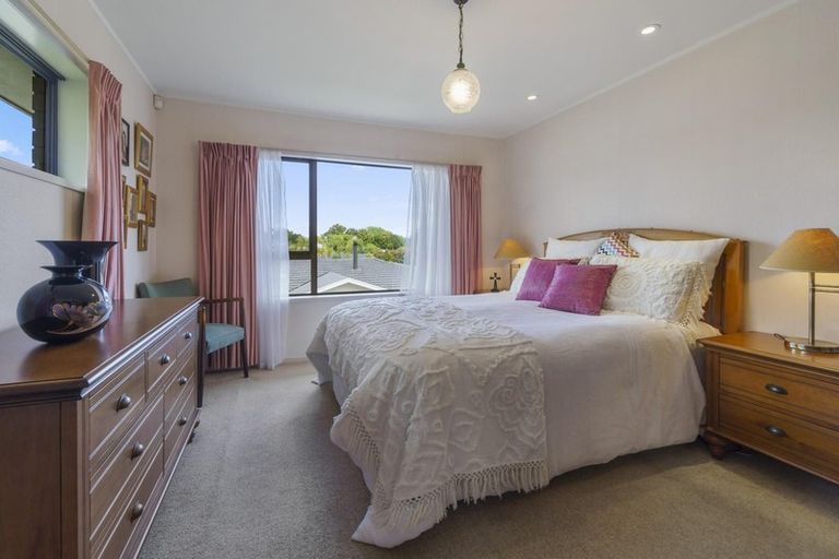 Photo of property in 10a Millbrook Road, Henderson, Auckland, 0612