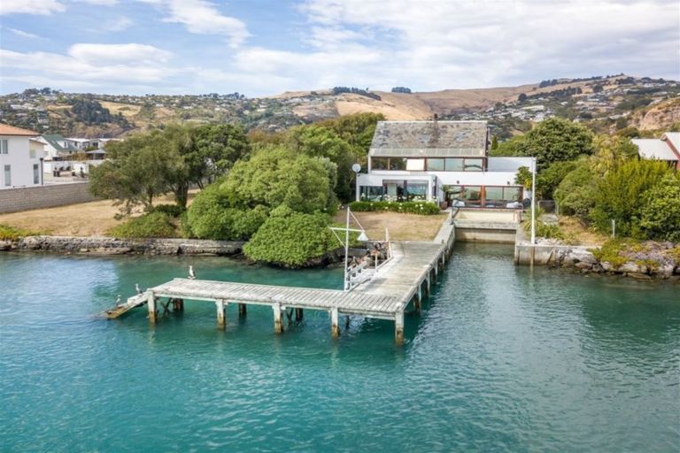 Photo of property in 102 Beachville Road, Redcliffs, Christchurch, 8081