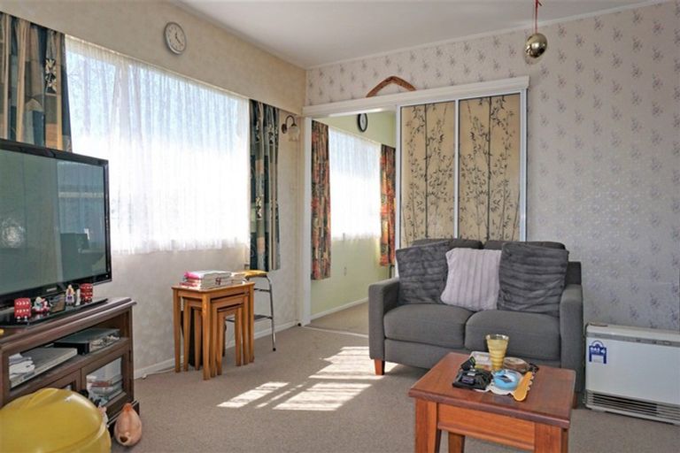 Photo of property in 129 Queen Street West, Levin, 5510