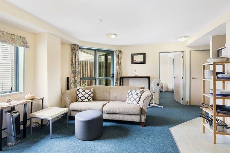 Photo of property in Palm Grove Apartments, 12/13c Palm Grove, Berhampore, Wellington, 6023