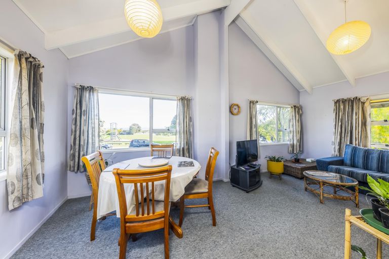 Photo of property in 22 Trounson Avenue, Clendon Park, Auckland, 2103