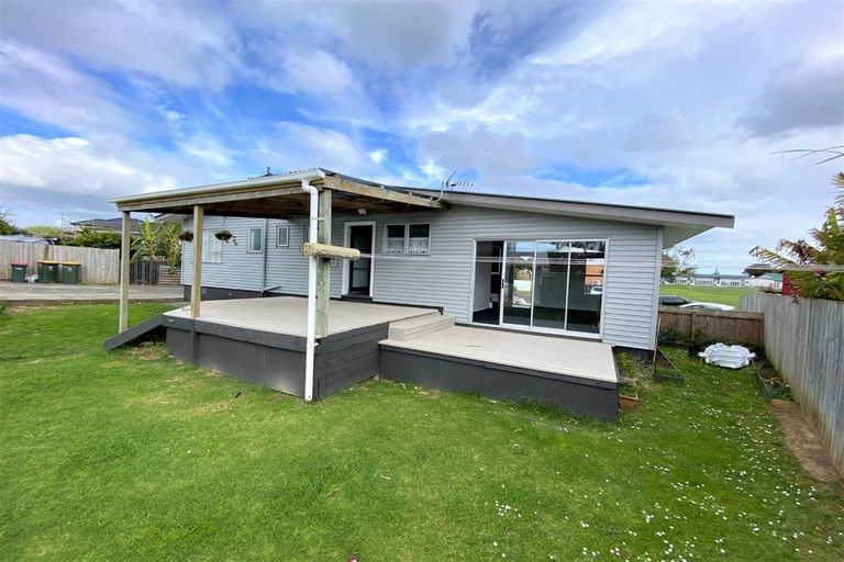 Photo of property in 6 Chisholm Place, Mangere East, Auckland, 2024