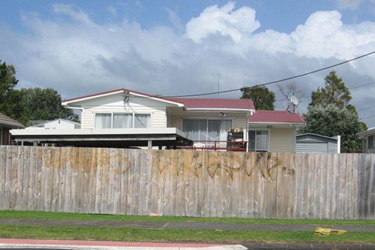 Photo of property in 16 Saint Leonards Road, Kelston, Auckland, 0602
