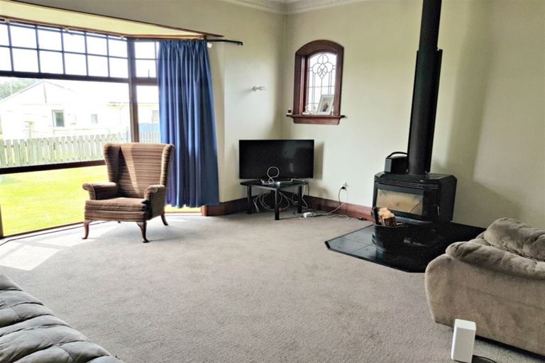 Photo of property in 283 Kaitangata Highway, Stirling, 9231