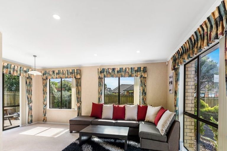 Photo of property in 5 Foxley Place, Burswood, Auckland, 2013