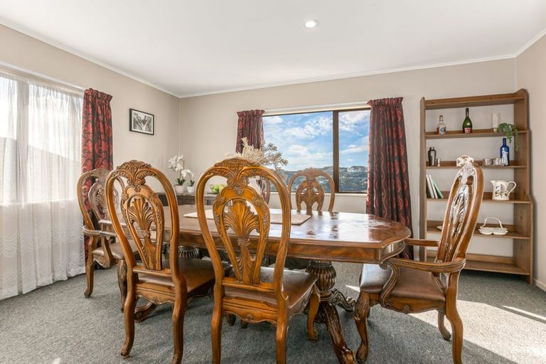 Photo of property in 21 Landsdowne Terrace, Karori, Wellington, 6012