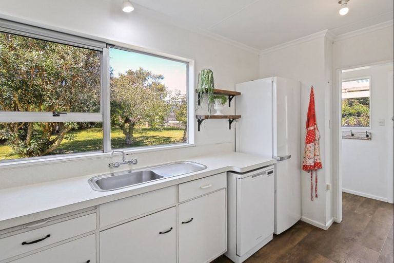 Photo of property in 234 Kawiu Road, Levin, 5510