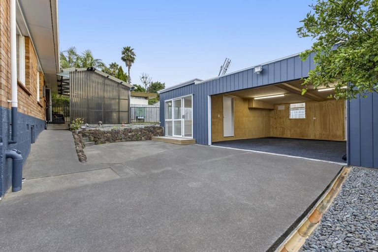 Photo of property in 19 Lawrence Crescent, Hillpark, Auckland, 2102