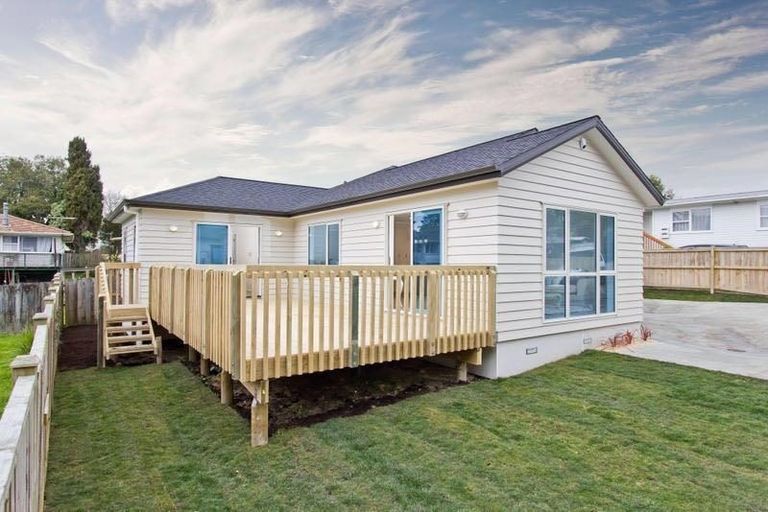 Photo of property in 25b Thornlow Street, Glendene, Auckland, 0602