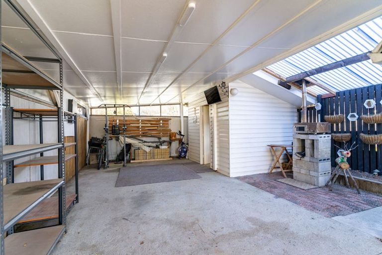 Photo of property in 1 Duthie Street, Milton, 9220