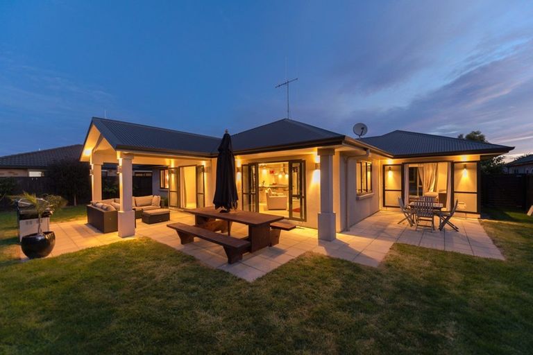 Photo of property in 11 Wakefield Place, Rototuna North, Hamilton, 3210