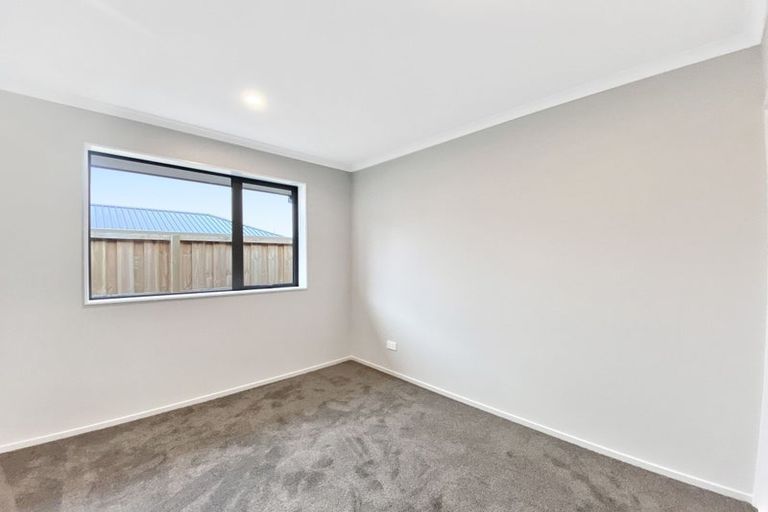 Photo of property in 14 Herridge Street, Woodend, 7691