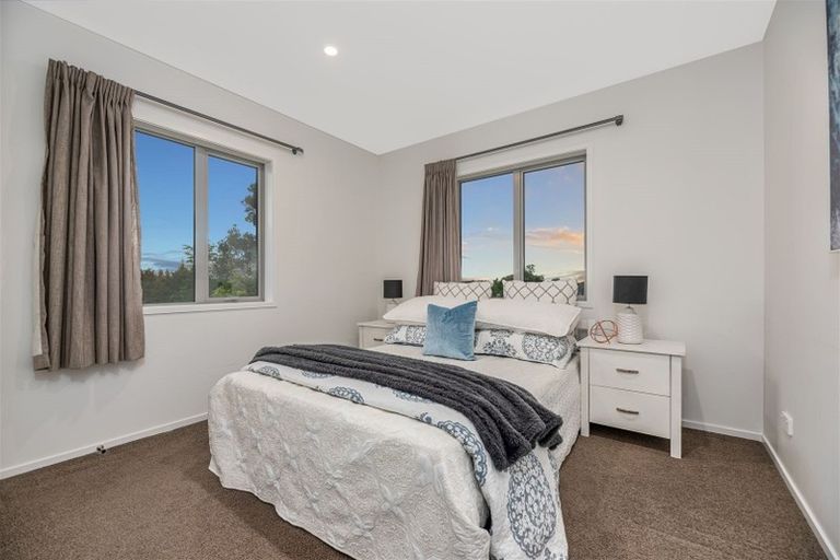 Photo of property in 8b Greenberry Drive, Ranui, Auckland, 0612