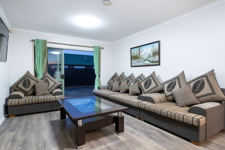 Photo of property in 8 Craiburn Street, Ranui, Auckland, 0612