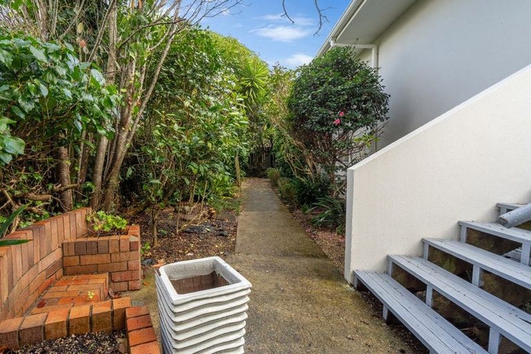 Photo of property in 2/22 Valley Road, Browns Bay, Auckland, 0630