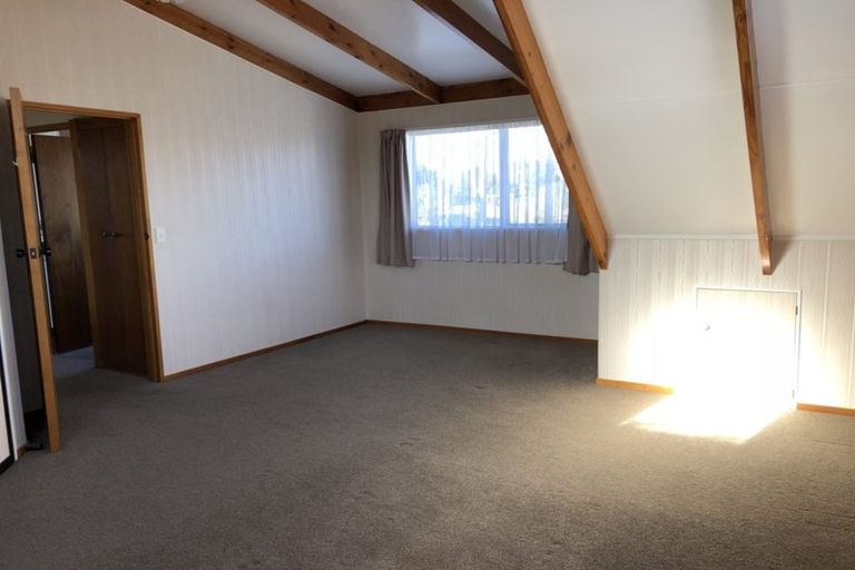 Photo of property in 1024 East Coast Road, Fairview Heights, Auckland, 0630