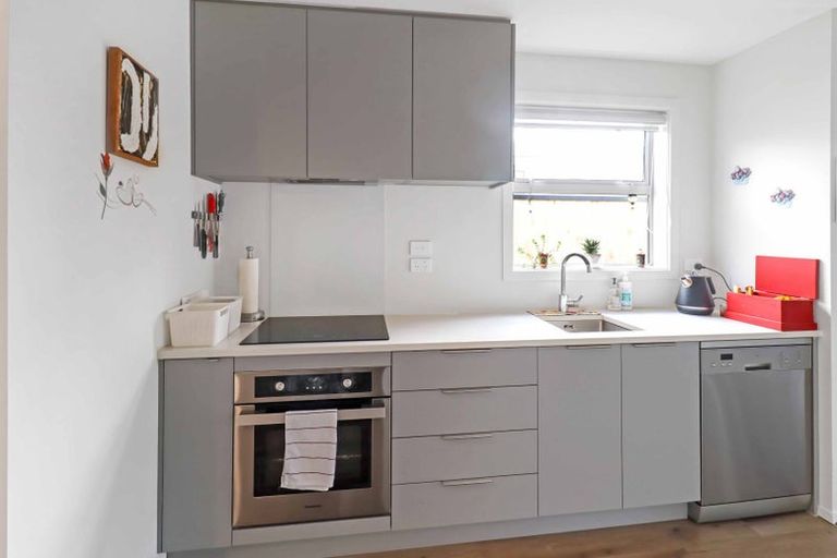 Photo of property in 15 Mcgrath Way, Taita, Lower Hutt, 5011