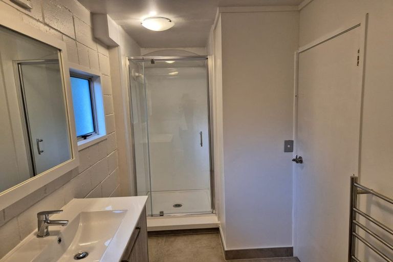 Photo of property in 15 Beeche Place, Birkdale, Auckland, 0626